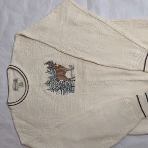 Field Master men's sweater with deer embroidery on front SZ M. Color cream.